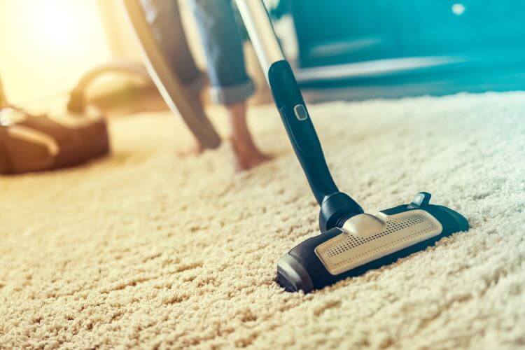 هر چند وقت یک بار فرش را تمیز کنیم؟